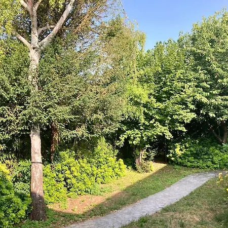 Holiday home Arboree Aux Portes De Paris Proche Stade De France, Zenith, Le Bourget, Cdg, Parc Asterix Bobigny
